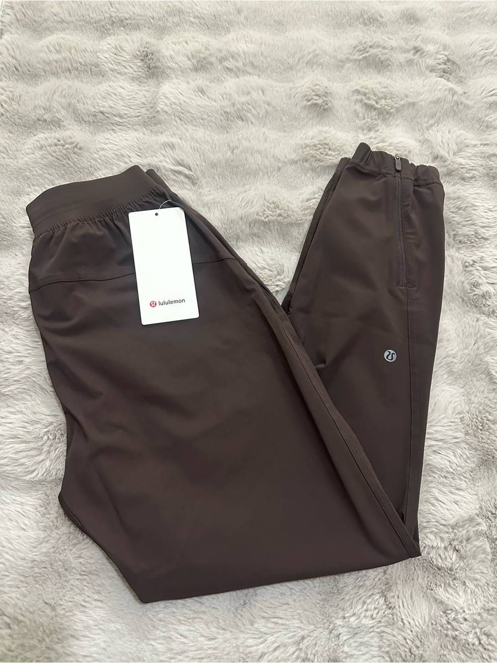 NWT Lululemon Adapted State HR
Jogger *Regular Sequioa Size 4